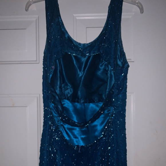 PROM DRESS!! - Picture 4 of 5